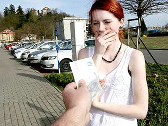 Evli Kadına Masaj Yaparken Elleyerek Taciz Etti Dayanamadı Soktu
